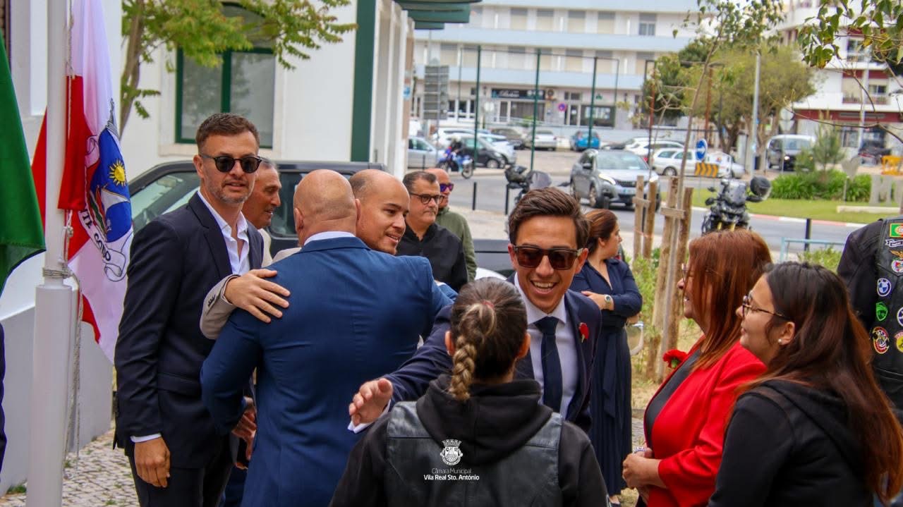 Cumprimentos à chegada à cerimónia